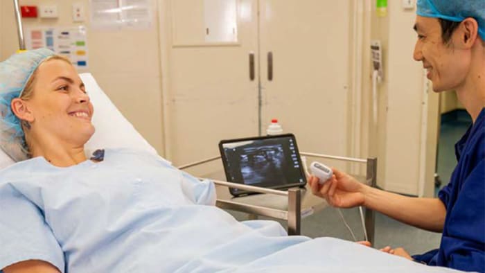 Un patient et un médecin
