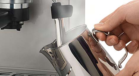 Saeco - Make milk with barista tools