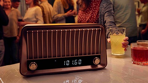 Philips retro design vintage bluetooth speaker with radio - TAVS700