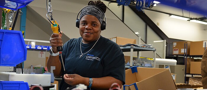 Charmae ​​à l'usine de fabrication